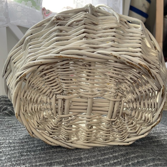 Vintage Basket / Home Decor Basket / Vintage White Basket / Old Fruit Basket. - Picture 9 of 17